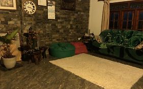 Hamadhi Guest